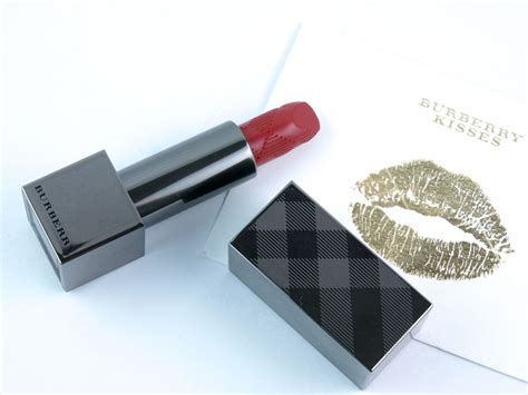 Burberry Union Red (113) Kisses Lipstick Review & Swatches